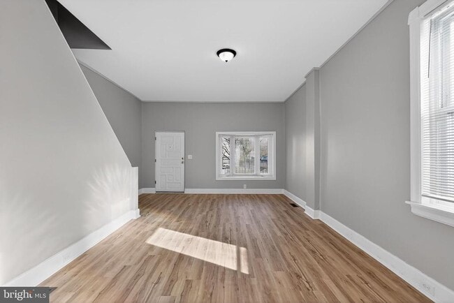 Building Photo - 738 Division St