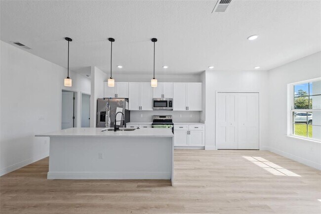 Building Photo - 3479 SW 137th Loop