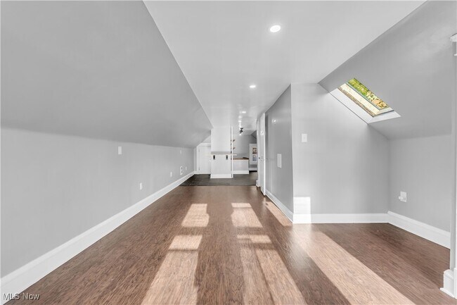 Building Photo - 1239 W 115th St