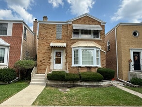 Building Photo - 6147 N Meade Ave