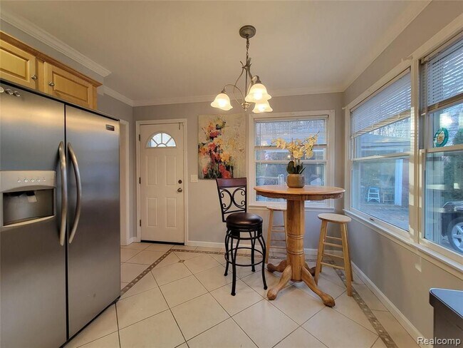 Building Photo - 18311 Norwich Rd