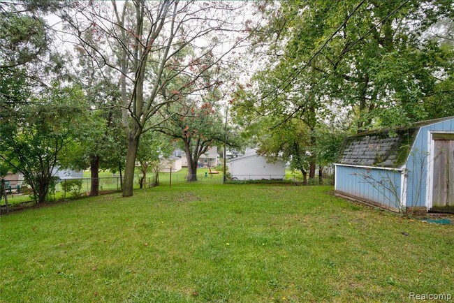 Building Photo - 249 S Chocolay Ave