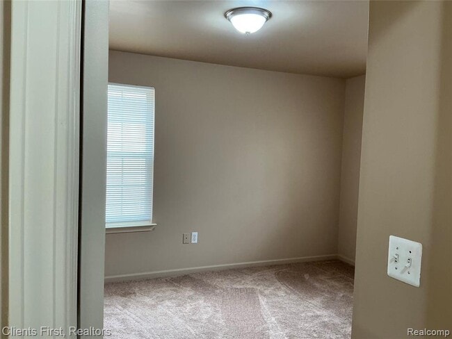 Building Photo - 48161 Nottinghill Ln