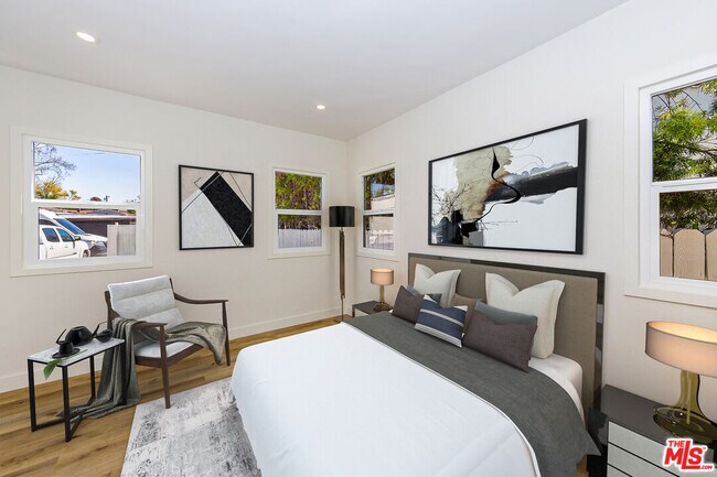 Building Photo - 1656 S Crescent Heights Blvd