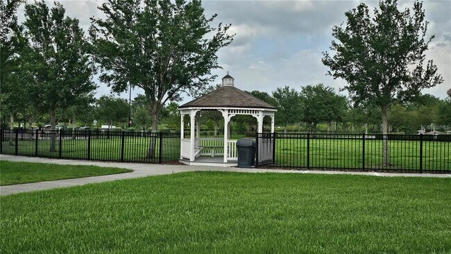 Building Photo - 2528 Ladoga Dr