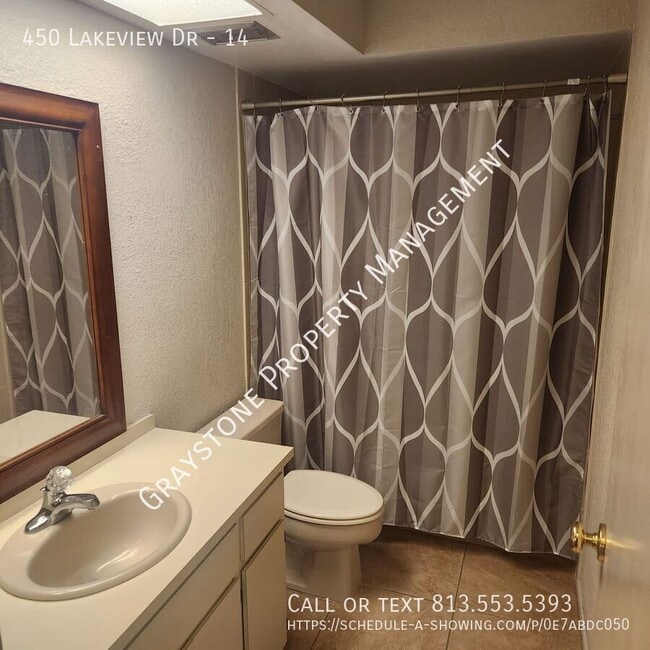 Building Photo - 450 Lakeview Dr