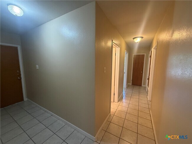 Building Photo - 1004 Hillyer St