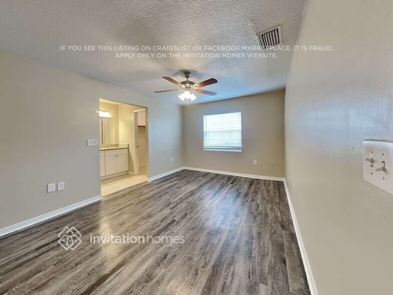 Building Photo - 3801 Dovehollow Dr