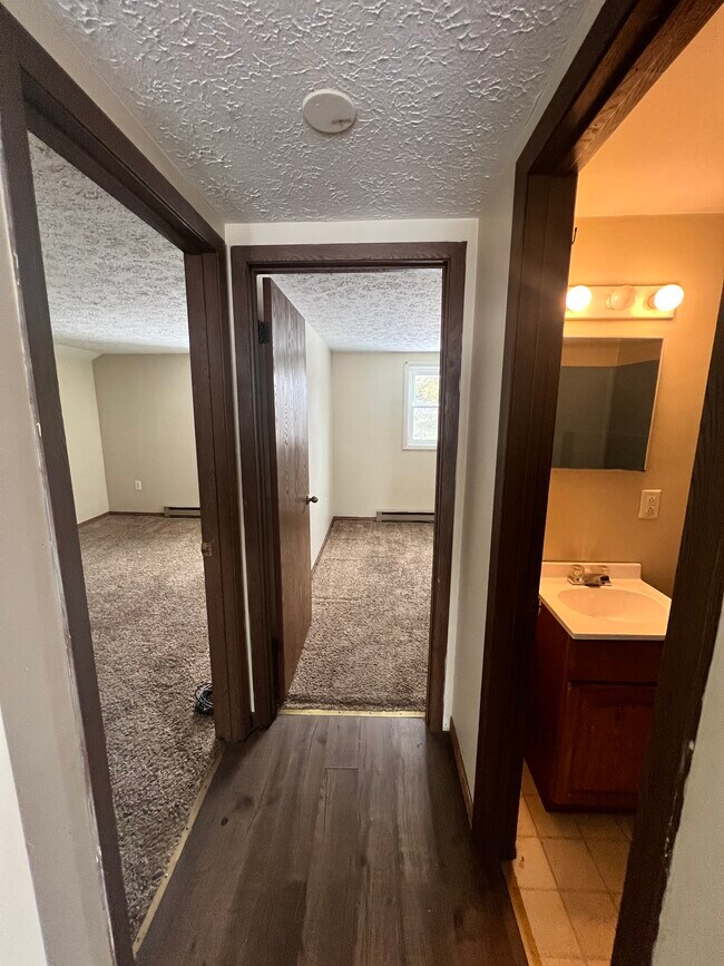 Building Photo - 28389 Ridge Rd