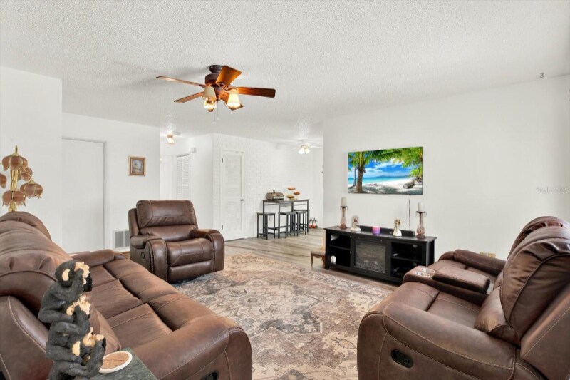 Building Photo - 11256 Holbrook St