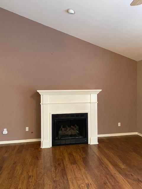 Building Photo - 2107 Greentree Dr