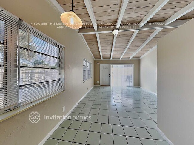 Building Photo - 1275 SW 28th Rd