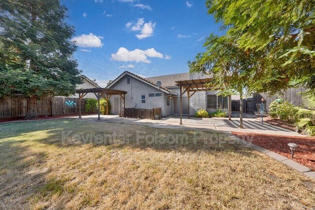Building Photo - 617 Vernon Oaks Dr