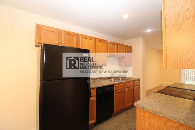 Building Photo - 2 Waverly Dr