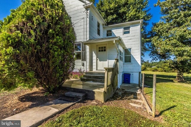 Building Photo - 13634 Glissans Mill Rd
