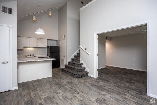 2BR, 2BA - Penthouse - Vibe at 8035