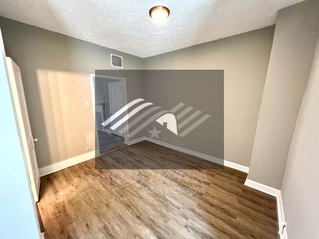 Building Photo - 2212 Calumet St