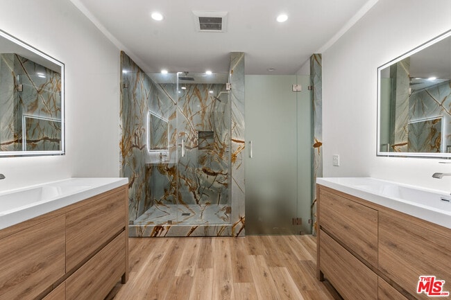 Building Photo - 926 N Alpine Dr