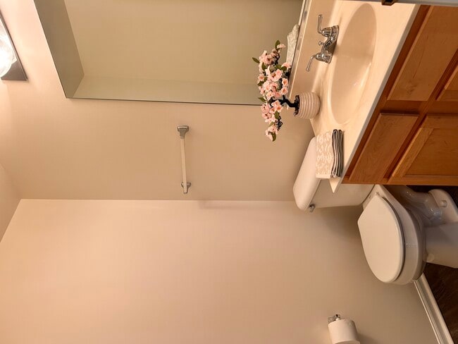 Building Photo - 24121 Walnut Cir