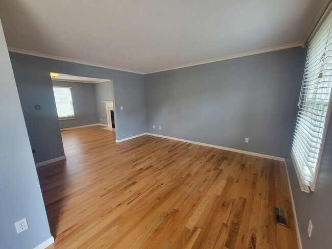 Building Photo - 3BR/4BA Dunlap Home for Lease
