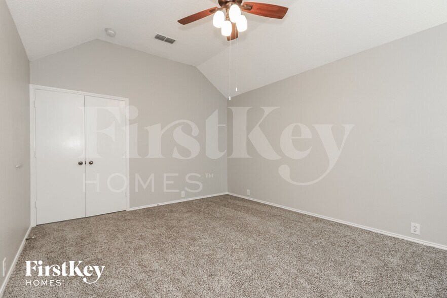 Building Photo - 1500 Park Chase Ave