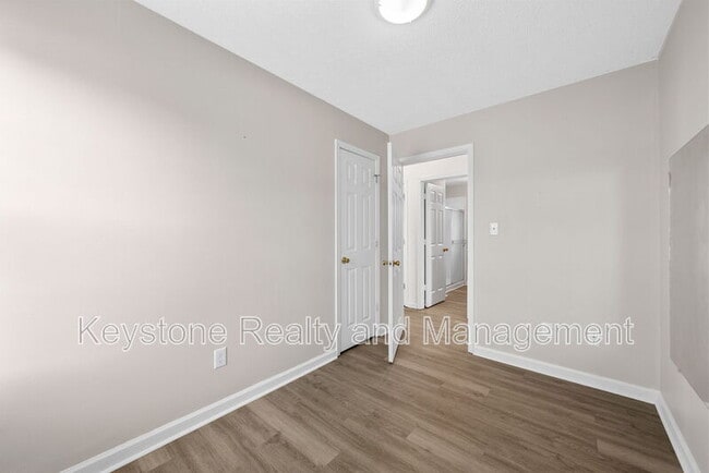 Building Photo - 405 Eddy St
