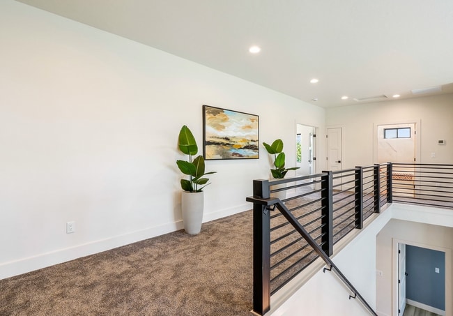 Building Photo - Stunning Large Custom Built Home On the Lake!