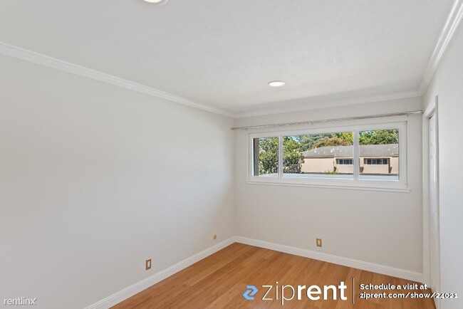 Building Photo - 2 br, 1.5 bath Condo - 125 Connemara way, ...