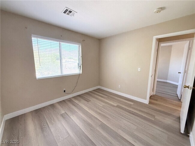 Building Photo - 2613 Pinerock St