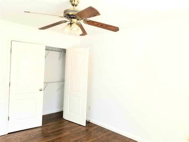 Building Photo - 3306 Chastain Ridge Dr