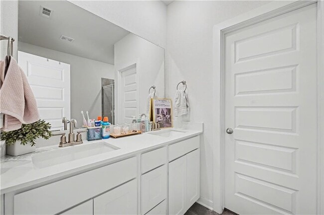 Building Photo - 4885 W Triangle St