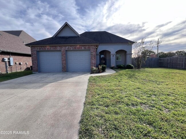 Primary Photo - 100 Birchview Dr