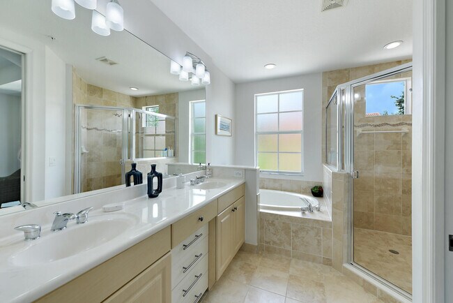 Building Photo - 2570 Gardens Pkwy