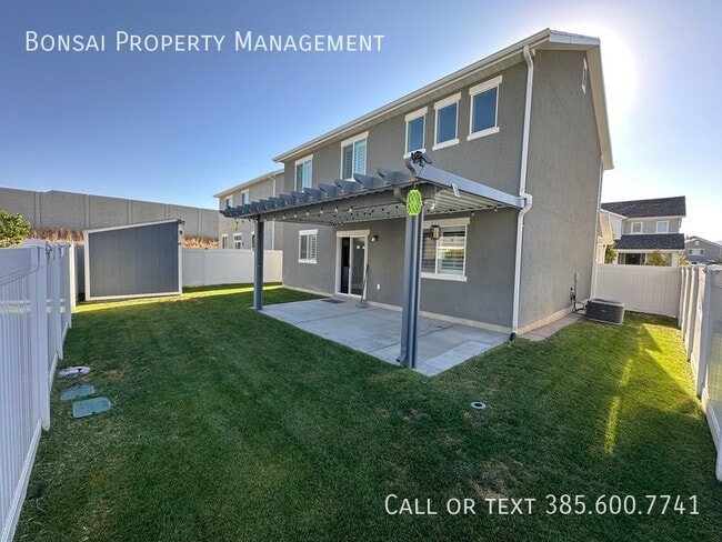 Building Photo - 1524 W Parkview Dr