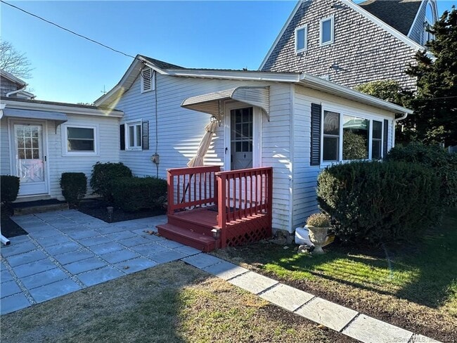 Primary Photo - 2 Reed Ave