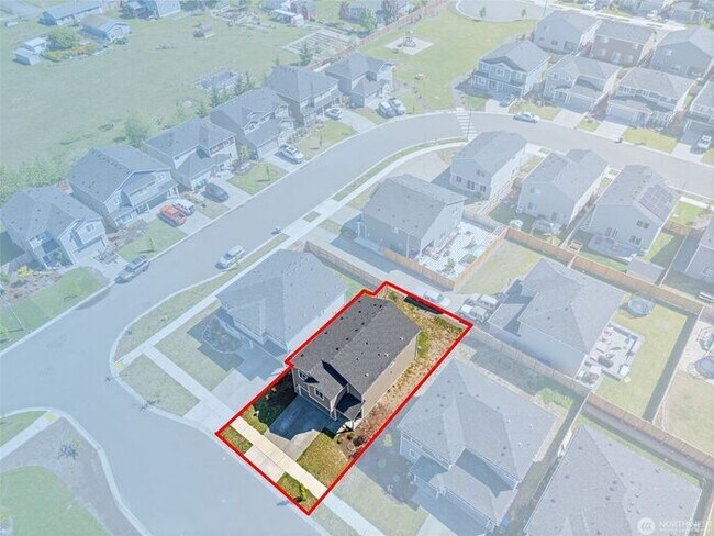 Building Photo - AVAILABLE NOW August FREE Yelm home builit...