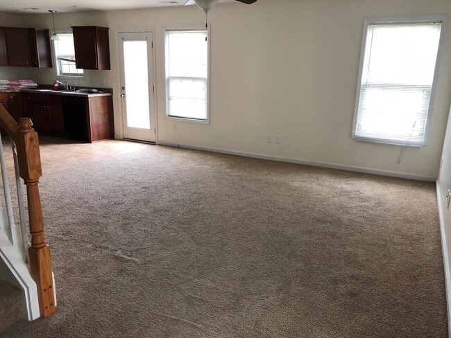 Building Photo - 337 Oxford Cir