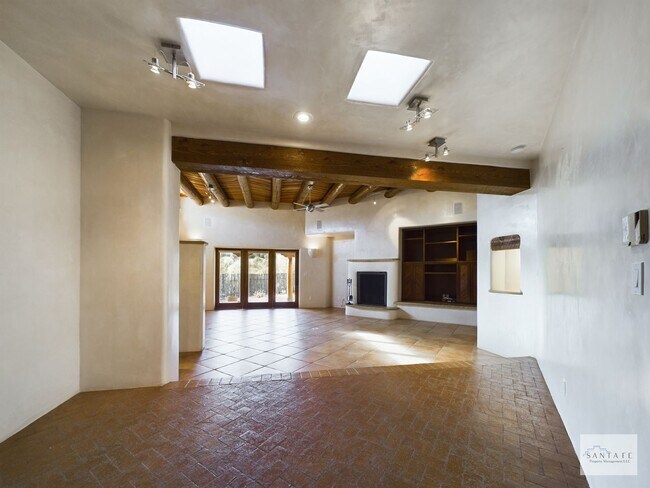 Building Photo - 420 Calle Kokopelli