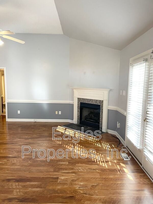 Building Photo - 202 Adler Ln