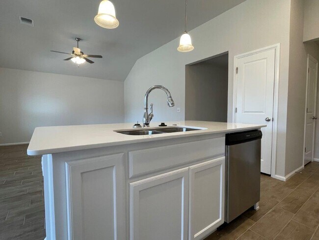 Building Photo - 3409 Piney River Dr