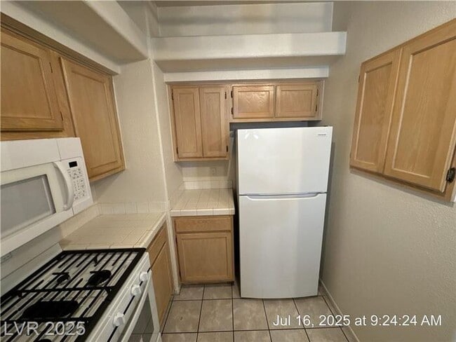 Building Photo - VERY DESIRABLE GREEN VALLEY 1ST FLOOR UNIT...