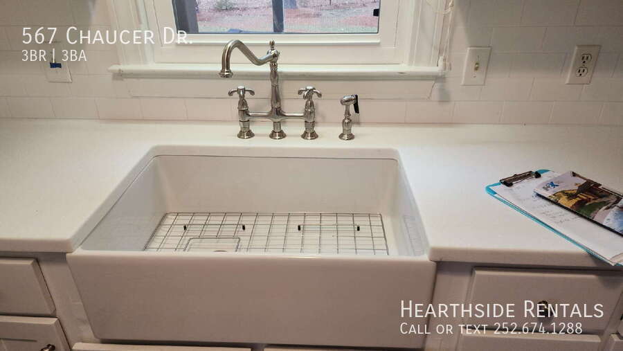 Building Photo - 567 Chaucer Dr