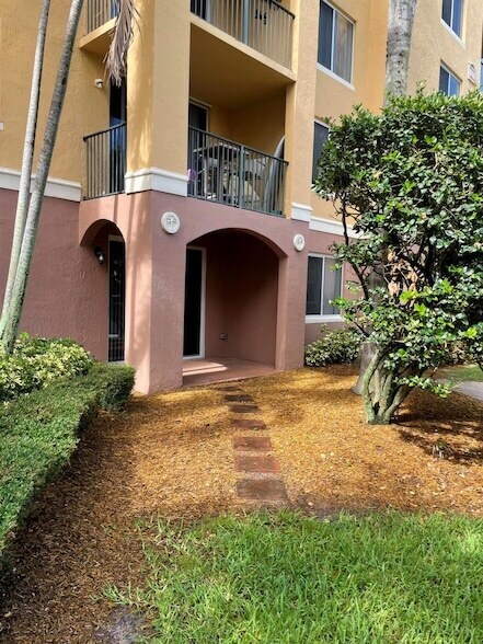 Building Photo - 1000 Scotia Dr
