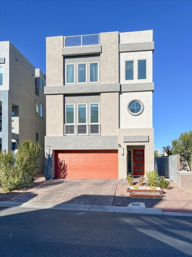 Building Photo - Stunning 4-Bedroom Home in Gated Community Near I-215 & Top Amenities!