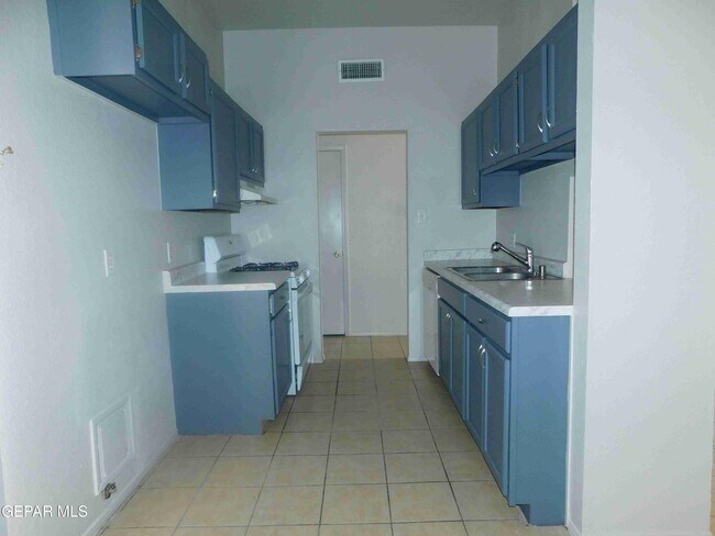 Building Photo - 11957 Picasso Dr