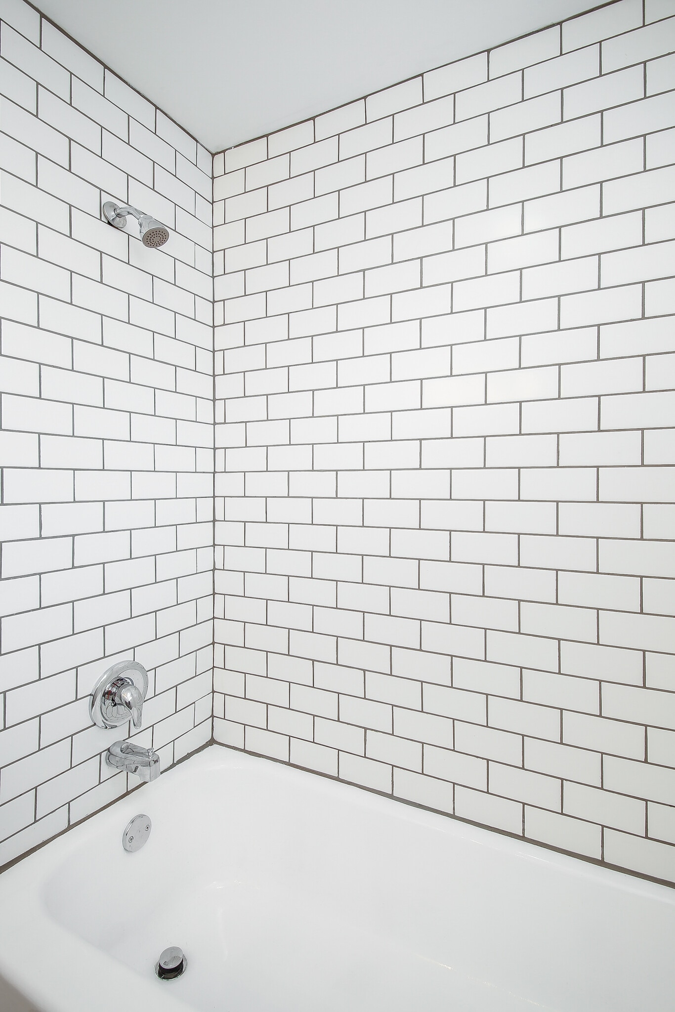 Building Photo - 721 Ledochowski St