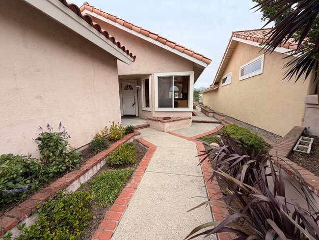 Building Photo - Spacious 2 Bed, 2 Bath House in Prestigious Coto de Caza For Rent!