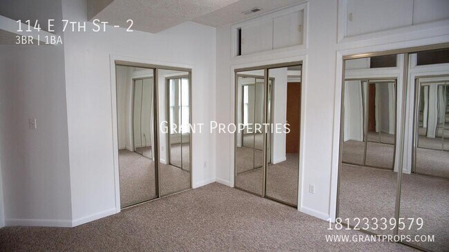 Building Photo - 114 E 7th St