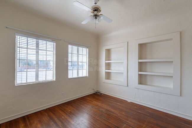 Building Photo - 241 S Cherry Ave