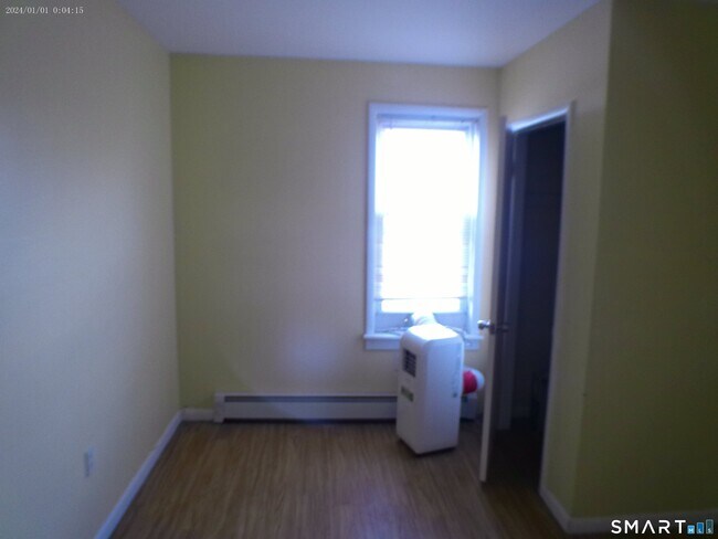 Building Photo - 13 Armstrong Pl